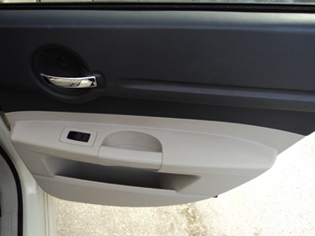 2005 Dodge Magnum RT - Photo 26 - Cincinnati, OH 45255