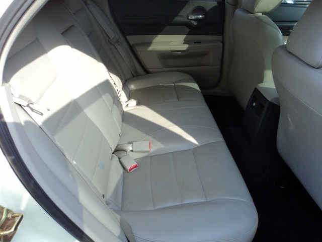 2005 Dodge Magnum RT - Photo 9 - Cincinnati, OH 45255