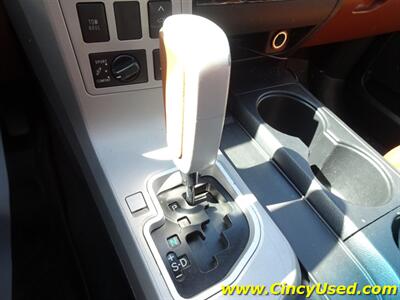 2008 Toyota Sequoia Platinum - Photo 18 - Cincinnati, OH 45255