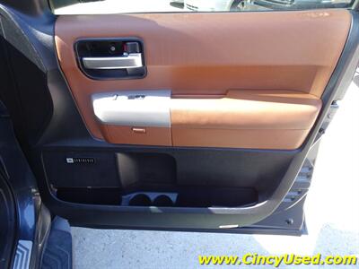 2008 Toyota Sequoia Platinum - Photo 33 - Cincinnati, OH 45255