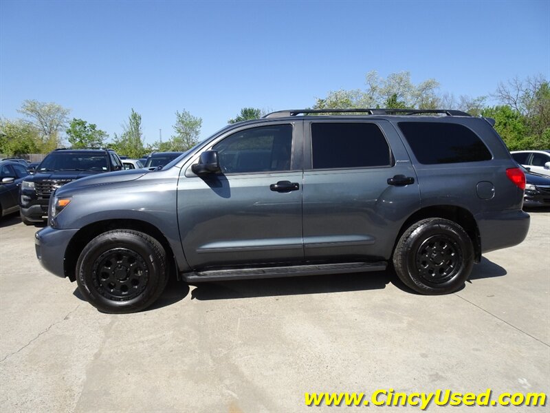 2008 Toyota Sequoia Platinum - Photo 6 - Cincinnati, OH 45255