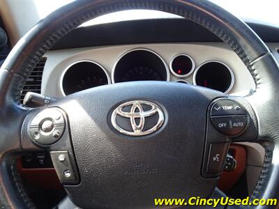 2008 Toyota Sequoia Platinum - Photo 21 - Cincinnati, OH 45255
