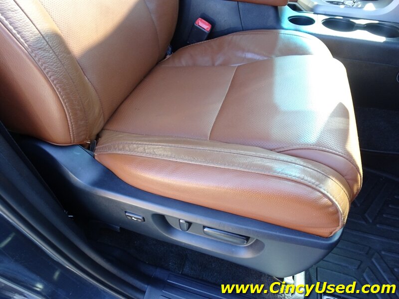 2008 Toyota Sequoia Platinum - Photo 32 - Cincinnati, OH 45255