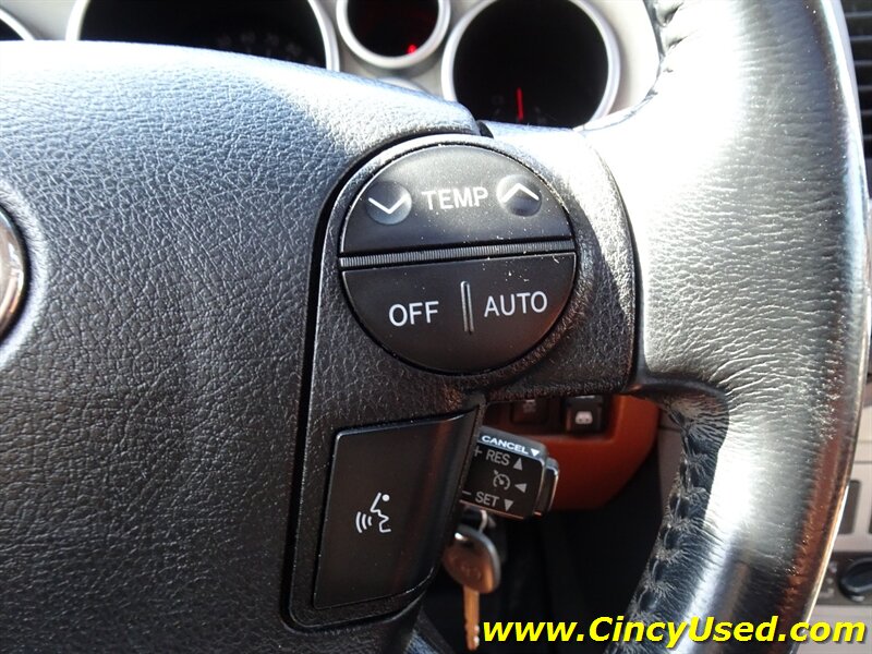 2008 Toyota Sequoia Platinum - Photo 25 - Cincinnati, OH 45255