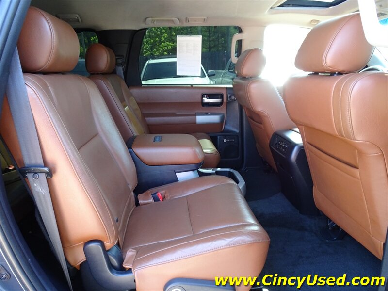 2008 Toyota Sequoia Platinum - Photo 15 - Cincinnati, OH 45255