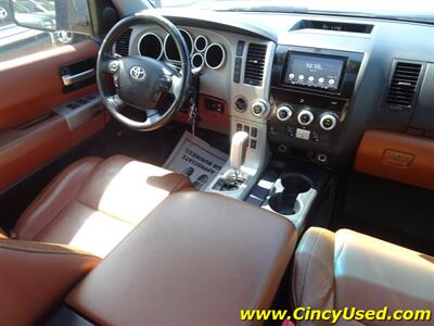 2008 Toyota Sequoia Platinum - Photo 16 - Cincinnati, OH 45255