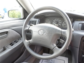 2001 Toyota Camry LE   - Photo 18 - Cincinnati, OH 45255