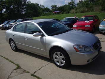 2002 Nissan Altima   - Photo 1 - Cincinnati, OH 45255