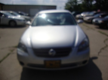 2002 Nissan Altima   - Photo 2 - Cincinnati, OH 45255