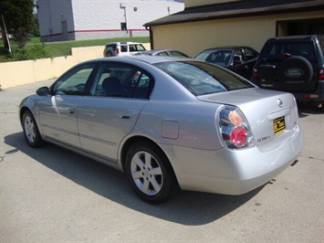 2002 Nissan Altima   - Photo 5 - Cincinnati, OH 45255