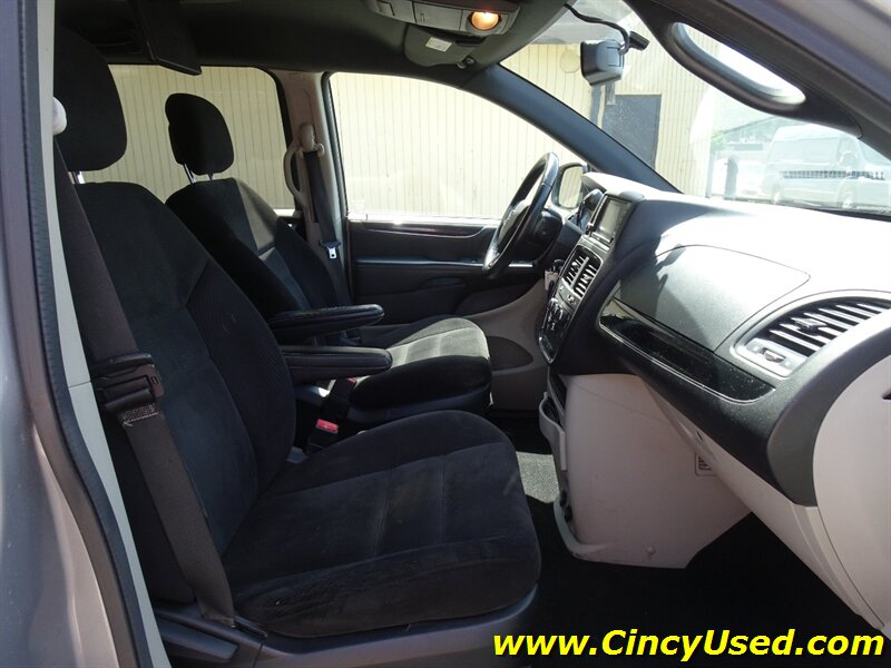2014 Dodge Grand Caravan American Value Package - Photo 24 - Cincinnati, OH 45255