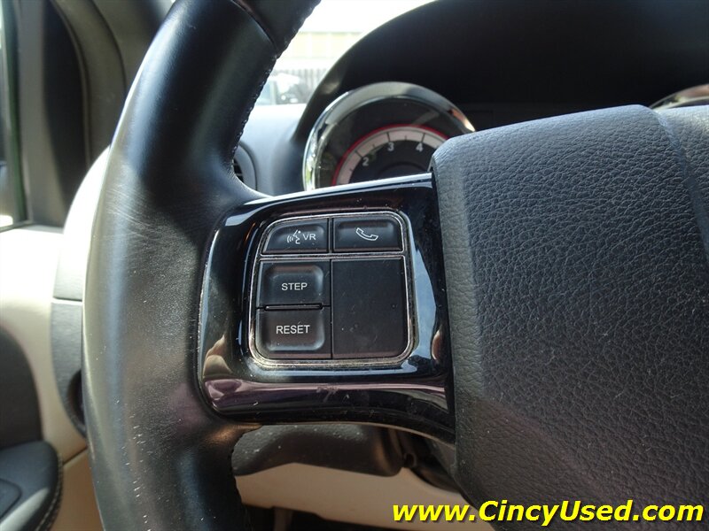 2014 Dodge Grand Caravan American Value Package - Photo 30 - Cincinnati, OH 45255