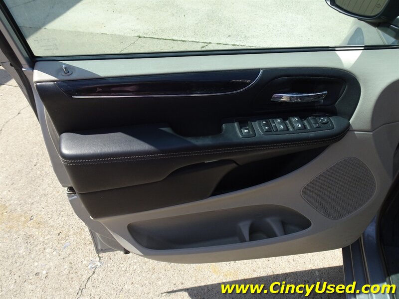 2014 Dodge Grand Caravan American Value Package - Photo 16 - Cincinnati, OH 45255