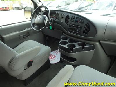 2008 Ford E-Series Van E-350 SD XLT  5.4L V8 Passenger RWD - Photo 12 - Cincinnati, OH 45255