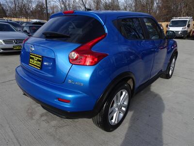 2011 Nissan Juke SL  1.6L Turbo I4 AWD - Photo 6 - Cincinnati, OH 45255