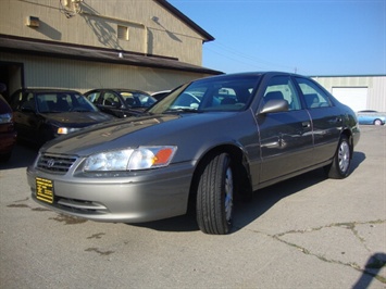 2001 Toyota Camry LE   - Photo 10 - Cincinnati, OH 45255