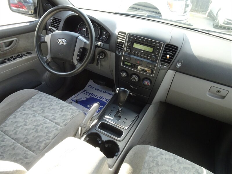 2007 Kia Sorento LX 4X4 - Photo 13 - Cincinnati, OH 45255