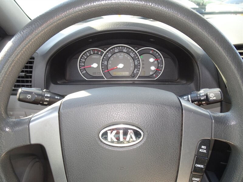 2007 Kia Sorento LX 4X4 - Photo 17 - Cincinnati, OH 45255