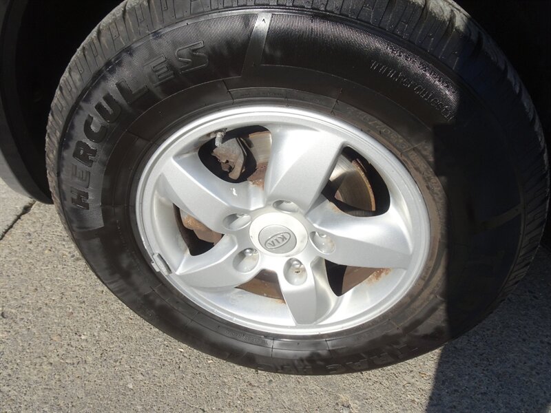 2007 Kia Sorento LX 4X4 - Photo 27 - Cincinnati, OH 45255