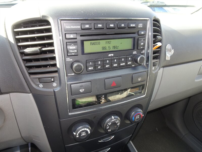 2007 Kia Sorento LX 4X4 - Photo 16 - Cincinnati, OH 45255