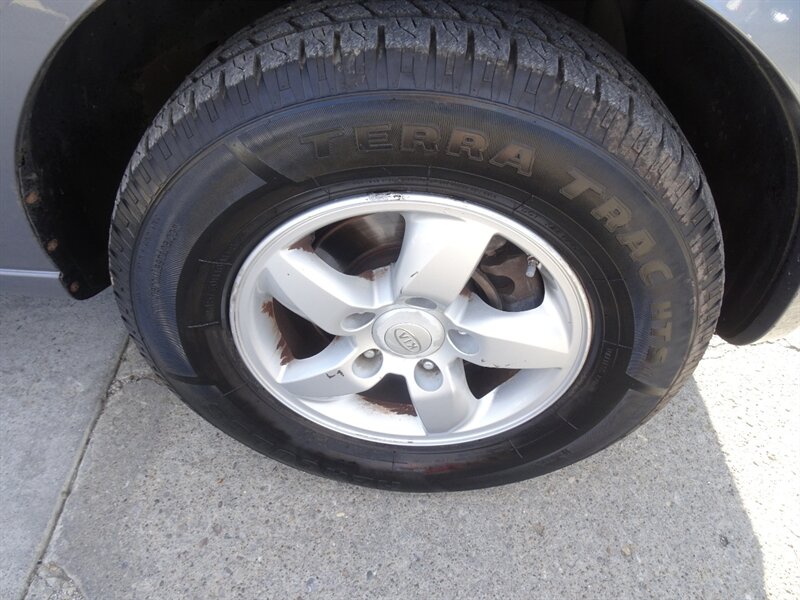 2007 Kia Sorento LX 4X4 - Photo 29 - Cincinnati, OH 45255