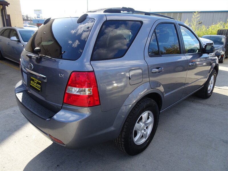 2007 Kia Sorento LX 4X4 - Photo 6 - Cincinnati, OH 45255