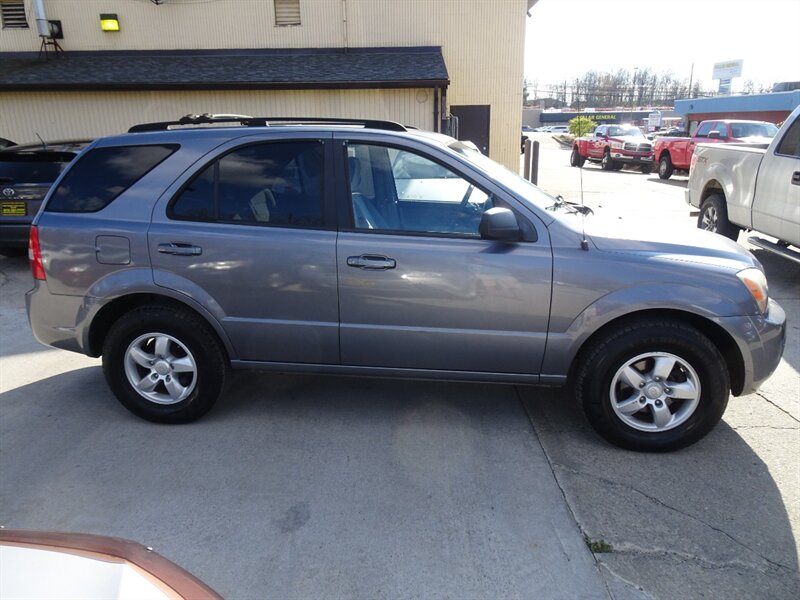 2007 Kia Sorento LX 4X4 - Photo 5 - Cincinnati, OH 45255