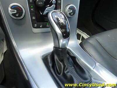2017 Volvo S60 L T5 Inscription   - Photo 18 - Cincinnati, OH 45255
