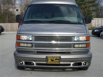 2001 Chevrolet Express Cargo 1500   - Photo 2 - Cincinnati, OH 45255