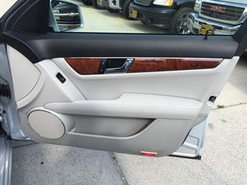 2011 Mercedes-Benz C 300 Sport 4MATIC   - Photo 21 - Cincinnati, OH 45255