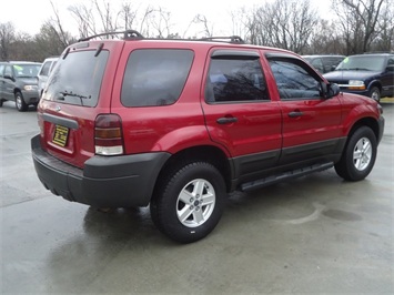 2005 Ford Escape XLS   - Photo 6 - Cincinnati, OH 45255