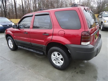 2005 Ford Escape XLS   - Photo 4 - Cincinnati, OH 45255