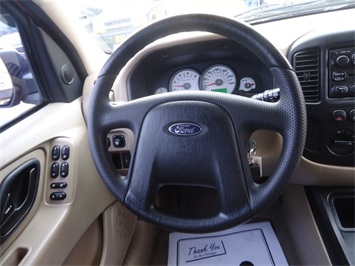 2005 Ford Escape XLS   - Photo 18 - Cincinnati, OH 45255