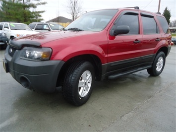 2005 Ford Escape XLS   - Photo 11 - Cincinnati, OH 45255