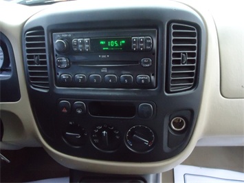 2005 Ford Escape XLS   - Photo 16 - Cincinnati, OH 45255