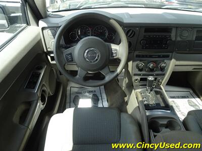 2006 Jeep Commander 65th Anniversary Edition 3.7L V6 4WD   - Photo 10 - Cincinnati, OH 45255