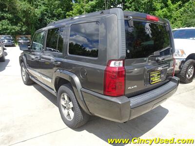 2006 Jeep Commander 65th Anniversary Edition 3.7L V6 4WD   - Photo 8 - Cincinnati, OH 45255