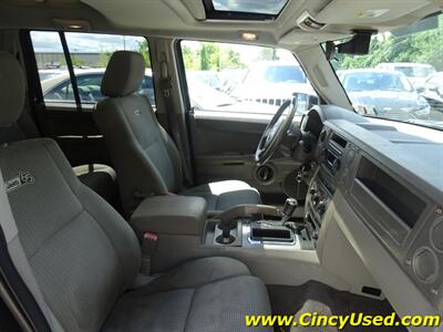 2006 Jeep Commander 65th Anniversary Edition 3.7L V6 4WD   - Photo 15 - Cincinnati, OH 45255