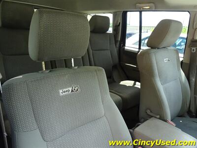 2006 Jeep Commander 65th Anniversary Edition 3.7L V6 4WD   - Photo 14 - Cincinnati, OH 45255