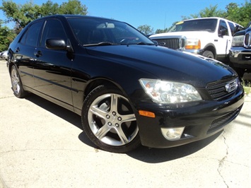 2002 Lexus IS 300   - Photo 10 - Cincinnati, OH 45255