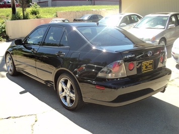 2002 Lexus IS 300   - Photo 4 - Cincinnati, OH 45255