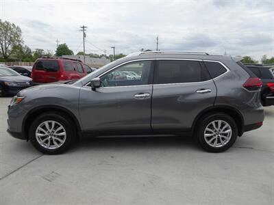 2018 Nissan Rogue SV  2.5L I4 AWD - Photo 4 - Cincinnati, OH 45255