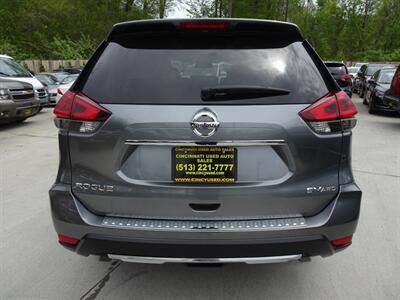 2018 Nissan Rogue SV  2.5L I4 AWD - Photo 7 - Cincinnati, OH 45255