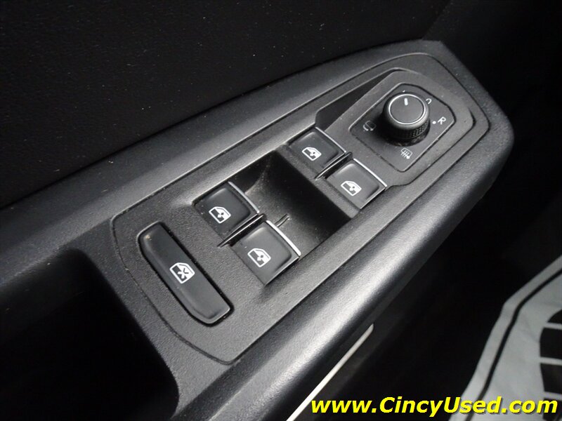 2018 Volkswagen Atlas V6 SEL Premium 4Motion - Photo 32 - Cincinnati, OH 45255