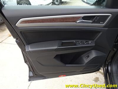 2018 Volkswagen Atlas V6 SEL Premium 4Motion - Photo 16 - Cincinnati, OH 45255