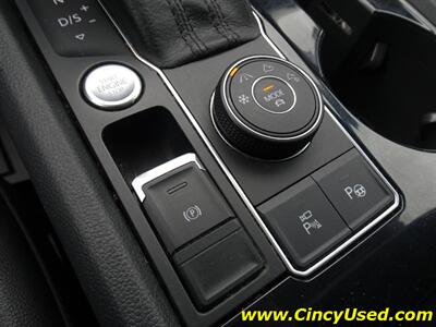 2018 Volkswagen Atlas V6 SEL Premium 4Motion - Photo 29 - Cincinnati, OH 45255