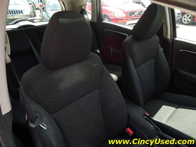 2015 Honda Fit EX - Photo 17 - Cincinnati, OH 45255