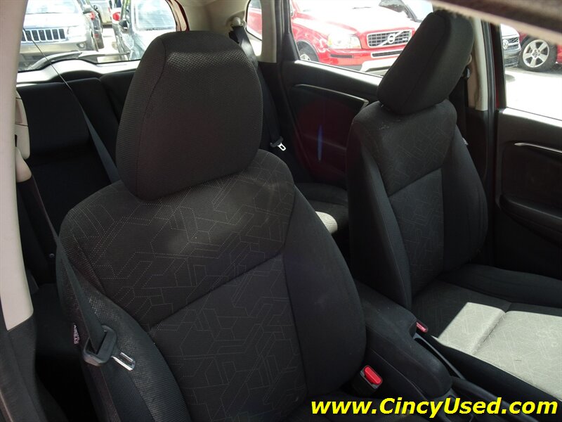 2015 Honda Fit EX - Photo 17 - Cincinnati, OH 45255