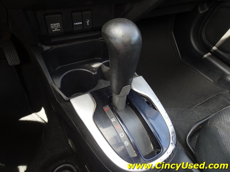 2015 Honda Fit EX - Photo 18 - Cincinnati, OH 45255