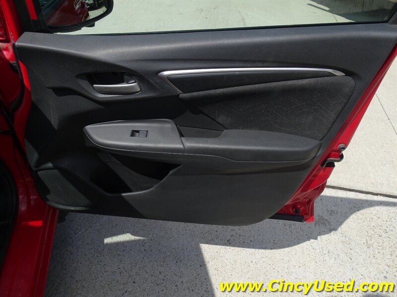 2015 Honda Fit EX - Photo 26 - Cincinnati, OH 45255